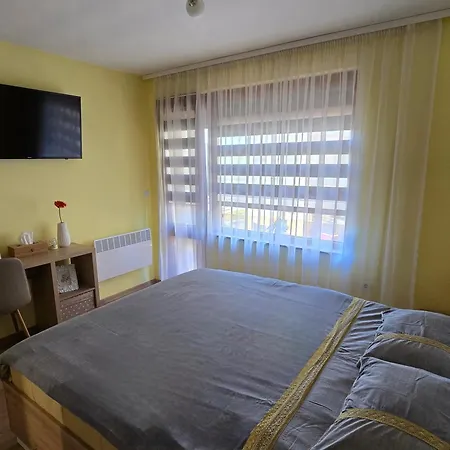 Eti's - Location & Free Garage Veliko Tărnovo